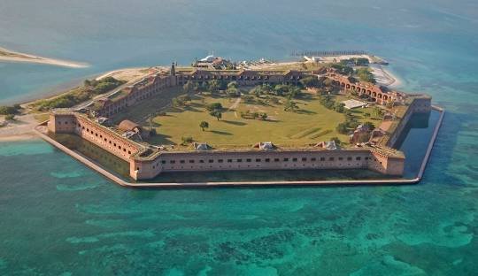 Guide to Snorkeling in Dry Tortugas Park